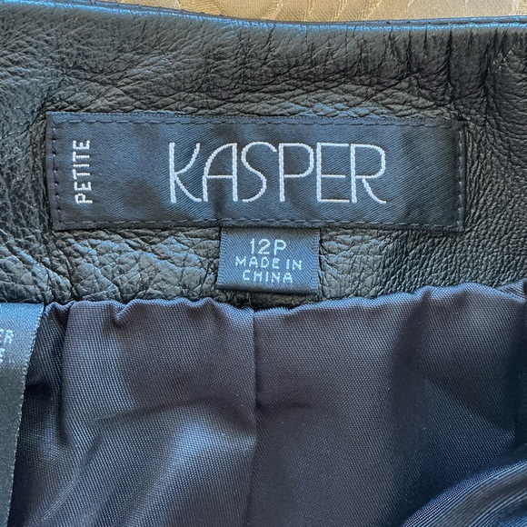 Women’s black leather skirt. Size 12. - Picture 8 of 10